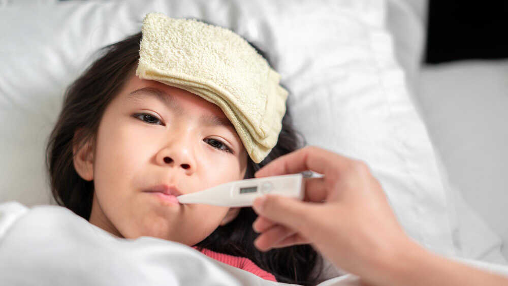 gejala demam pada anak